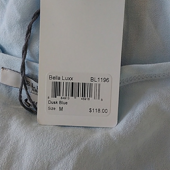 🏵NEW! BELLA LUXX BABY BLUE TOP WITH PLEATS MEDIUM - Picture 3 of 6